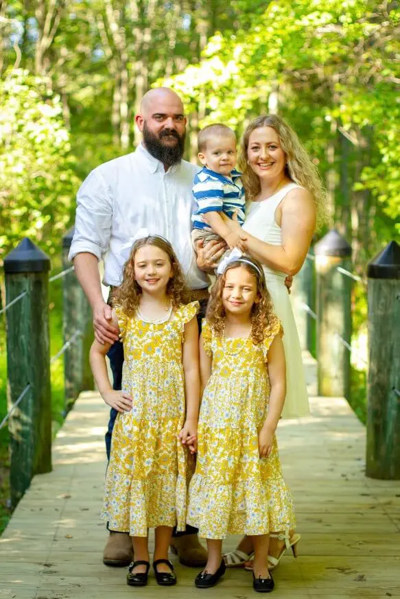 The Foreign Mom and her familu.